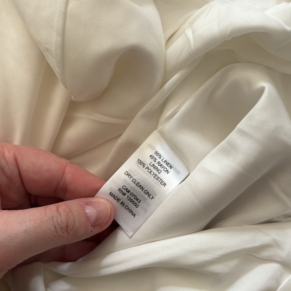 Rachel Zoe Linen Shorts - Picture 3 of 3